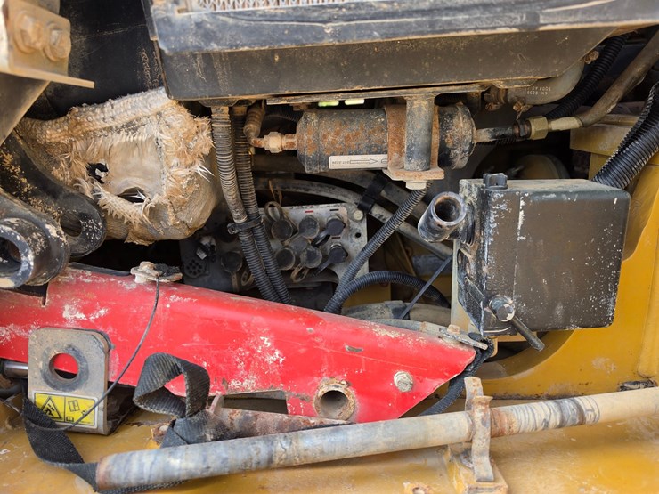 2007-caterpillar-953d-image-23
