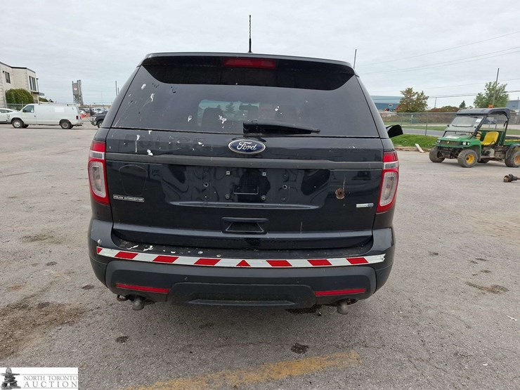 2015-ford-explorer-image-6