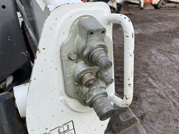 2022-bobcat-t770-image-12
