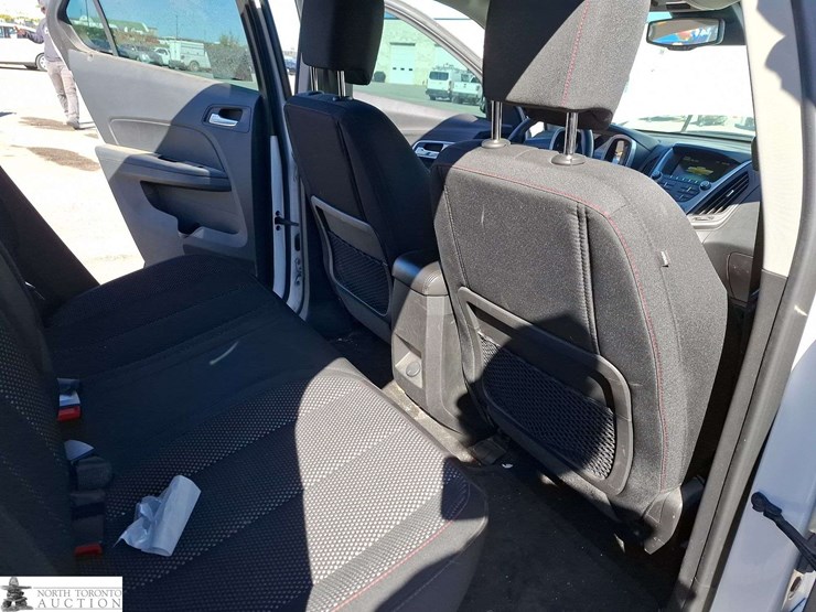 2017-chevrolet-equinox-image-18