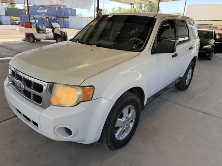 2011-ford-escape-image-4