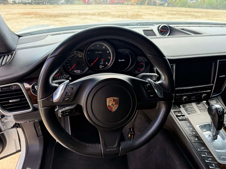 2016-porshe-panamera-4-door-hatchback-(132,955-miles)-image-15