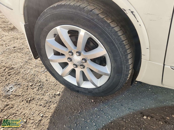 2015-buick-enclave-image-11