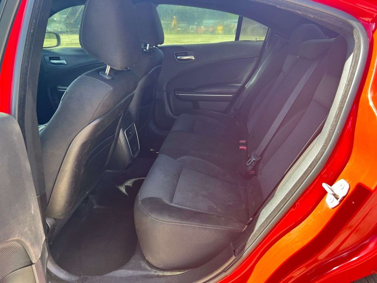 2017-dodge-charger-4-door-sedan-(224,247-miles)-image-15