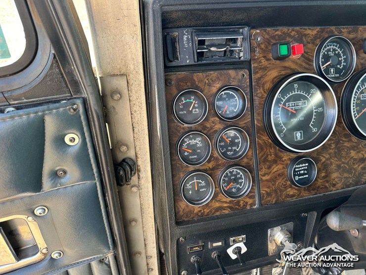 kenworth-t800b-image-15