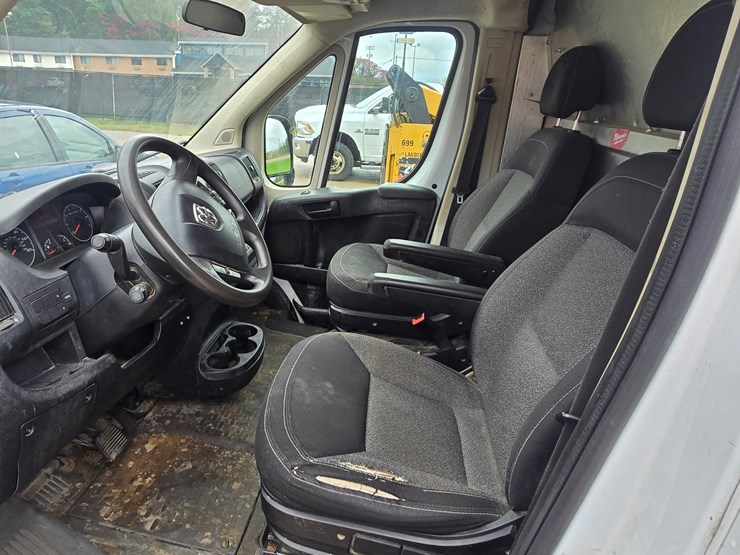 2015-dodge-ram-van-image-7