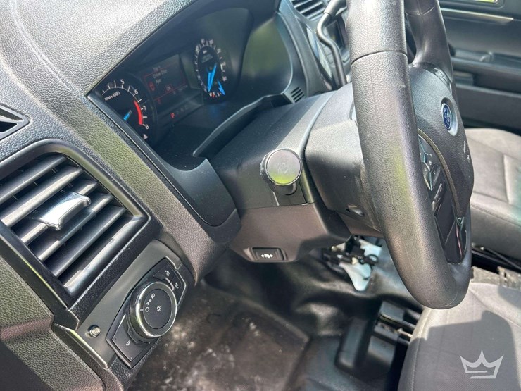 2017-ford-explorer-image-15