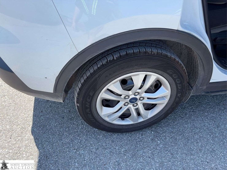 2022-ford-escape-image-22