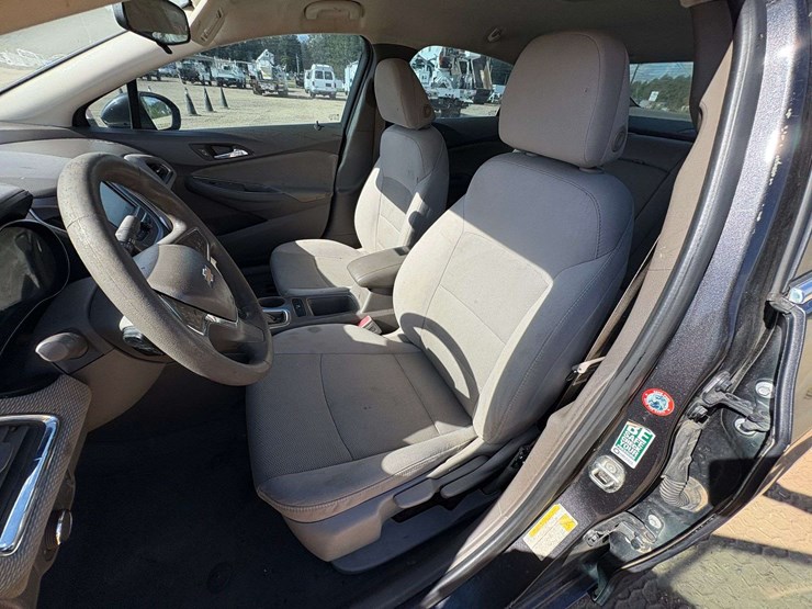 2017-chevrolet-cruz-4-door-sedan-(140,649-miles)-image-9