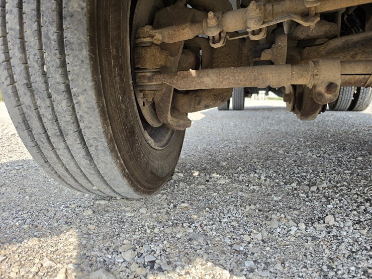 2005-ford-f550-image-35