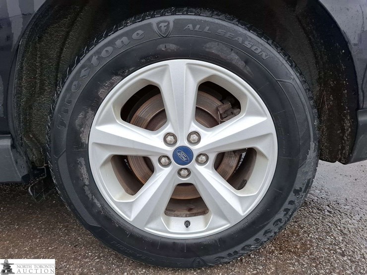 2021-ford-edge-image-16