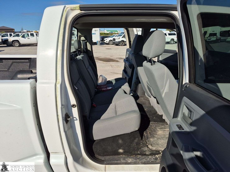 2011-dodge-dakota-image-26