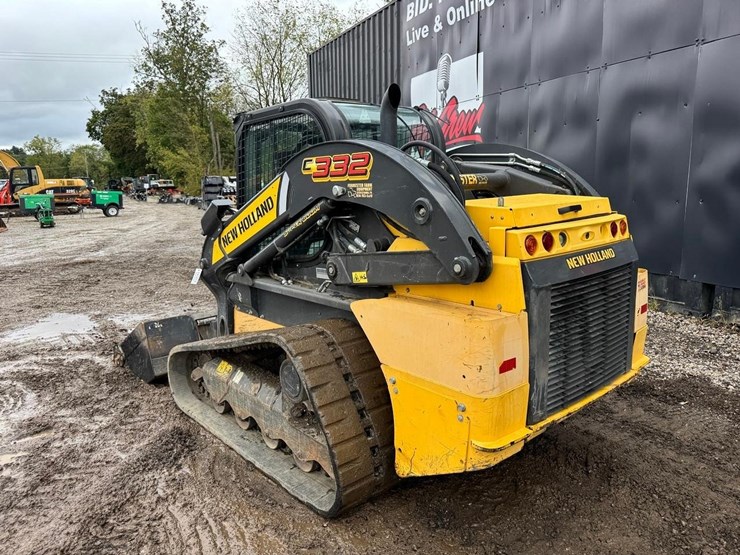 new-holland-c332-image-4