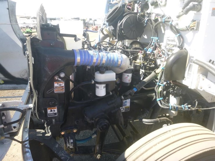 2023-peterbilt-337-image-16