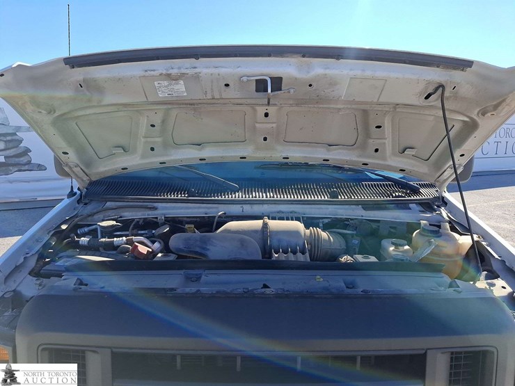 2011-ford-cargo-image-9