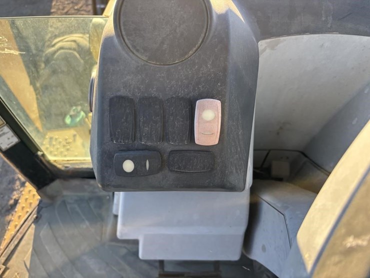 2007-caterpillar-414e-image-35
