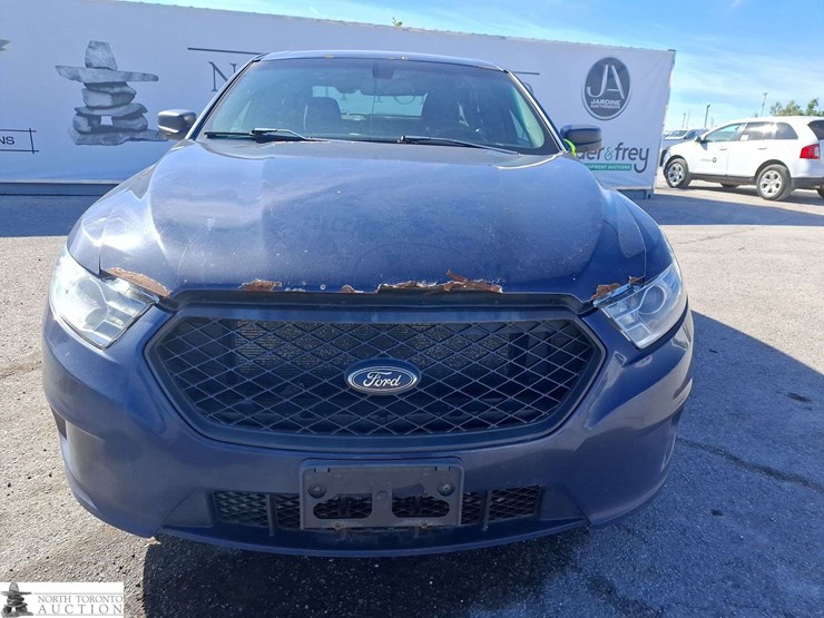 2017-ford-taurus-image-2