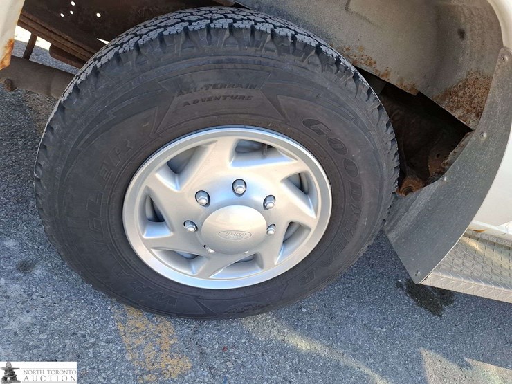 2011-ford-cargo-image-20