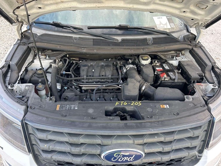 2016-ford-explorer-image-7