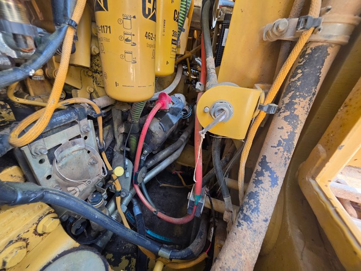 2007-caterpillar-953d-image-39