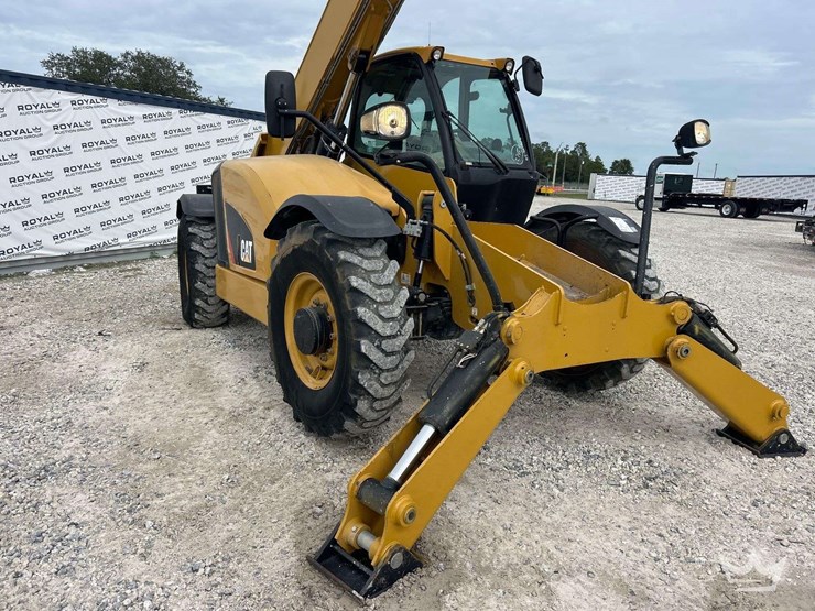 2019-caterpillar-th514d-image-4
