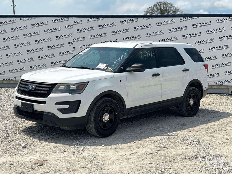 2016-ford-explorer-image-1