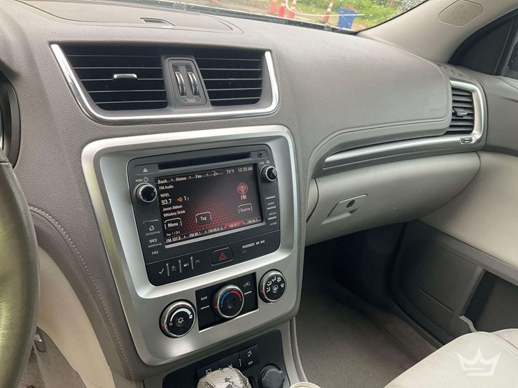 2014-gmc-acadia-image-16