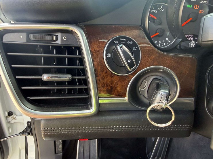 2016-porshe-panamera-4-door-hatchback-(132,955-miles)-image-19