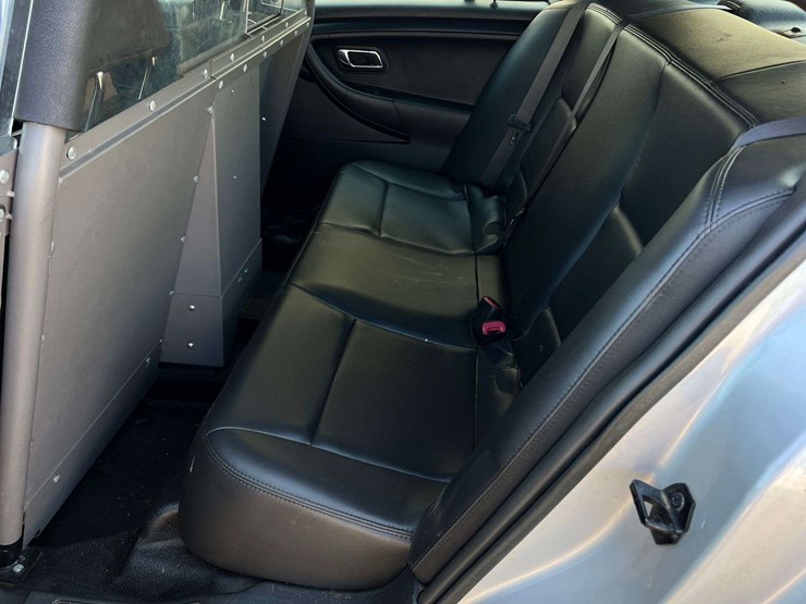 2016-ford-taurus-police-interceptor-sedan-(82,733-miles)-image-26