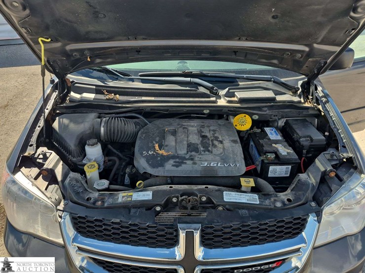 2017-dodge-grand-caravan-sxt-image-9
