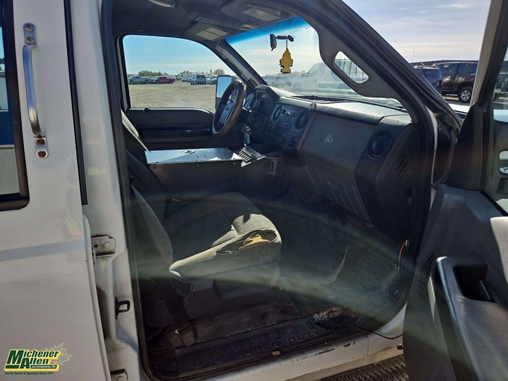 2015-ford-f550-image-13
