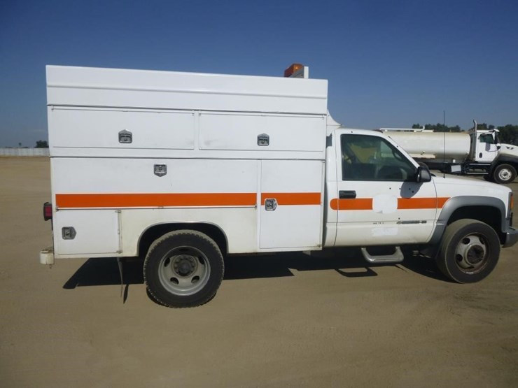 2002-chevrolet-3500hd-image-17
