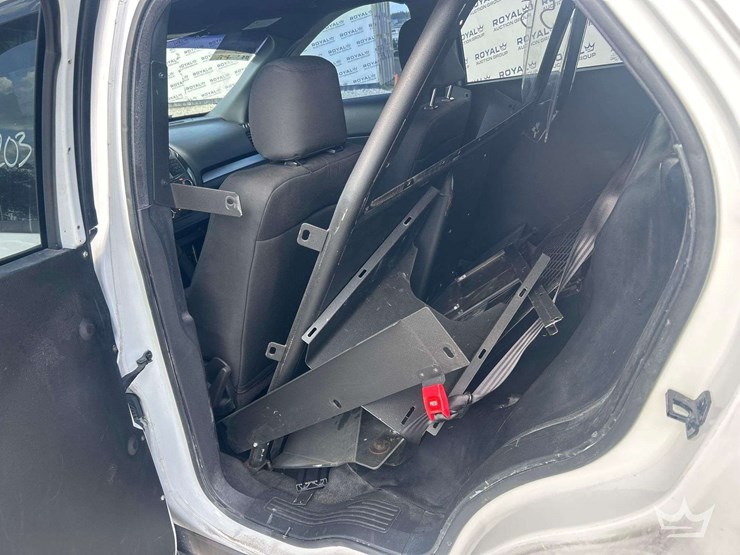 2018-ford-explorer-image-18
