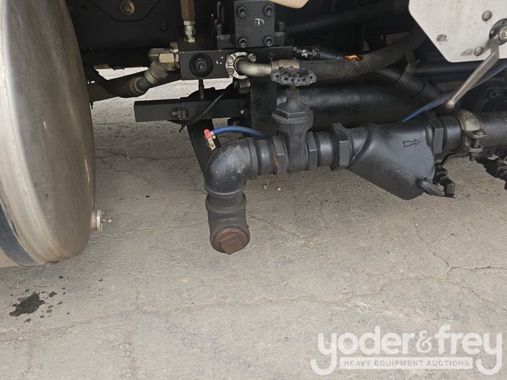 2012-vactor-2100-image-48