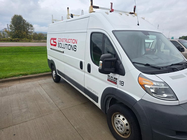 2015-dodge-ram-van-image-3