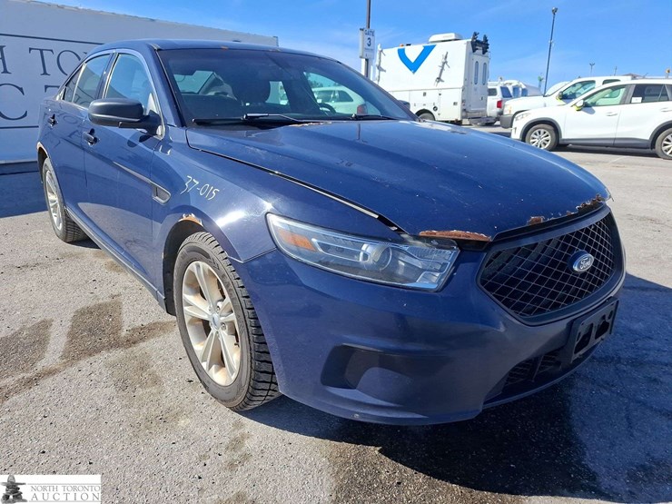 2017-ford-taurus-image-3