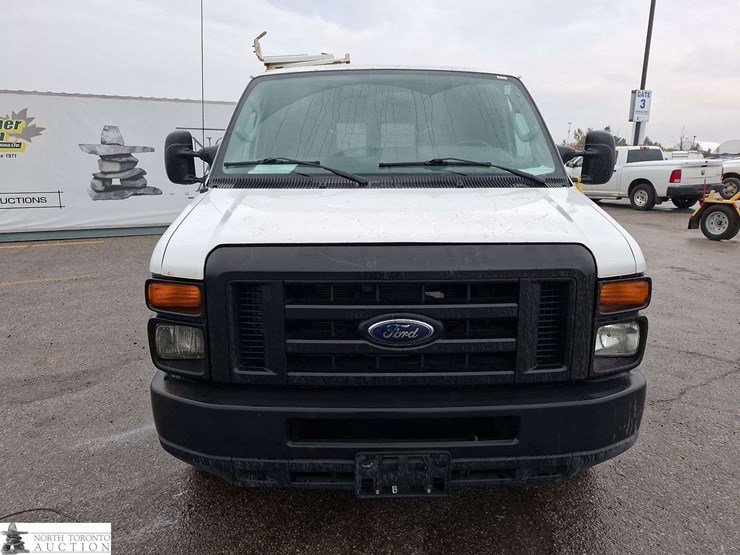 2012-ford-cargo-image-2