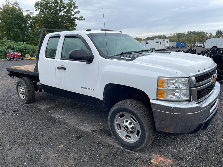 2013-chevrolet-2500hd-image-2