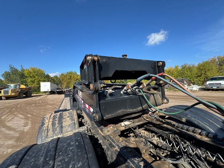 2022-globe-lowboy-image-8