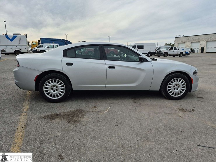 2019-dodge-charger-image-4