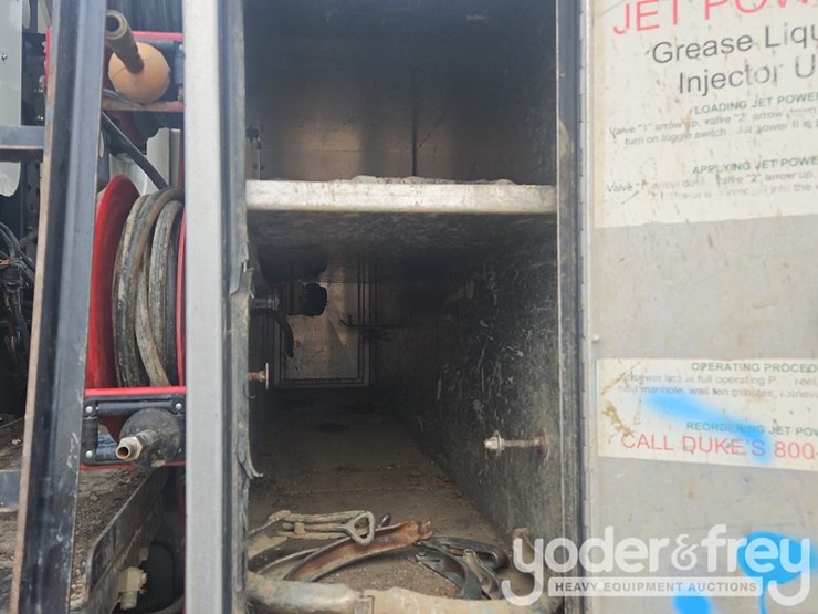 2012-vactor-2100-image-57