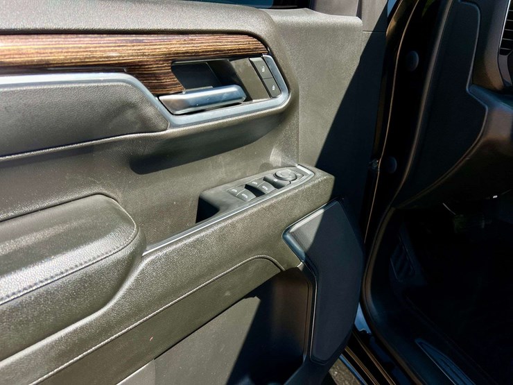 2024-gmc-sierra-1500-image-14