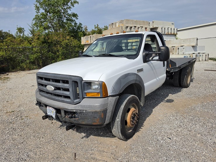 2005-ford-f550-image-2