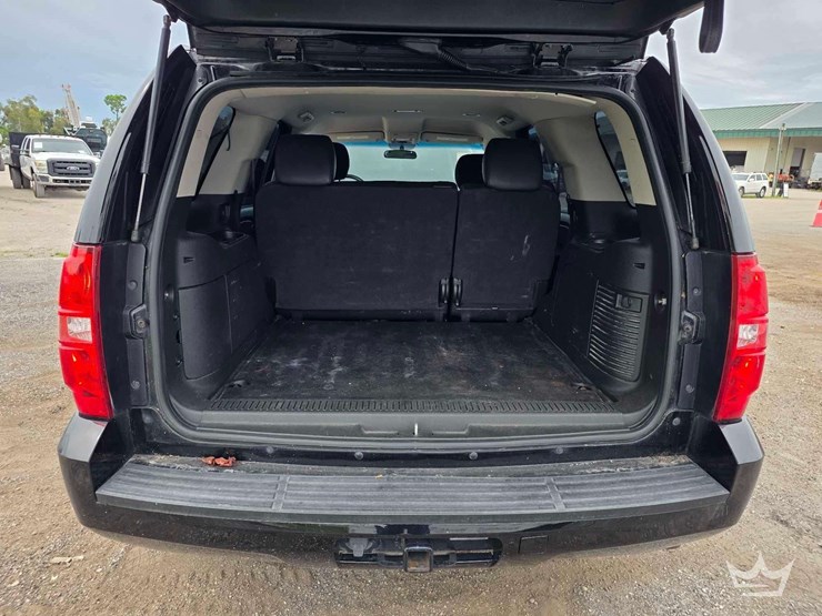 2013-chevrolet-tahoe-image-24