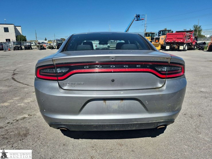 2016-dodge-charger-image-6