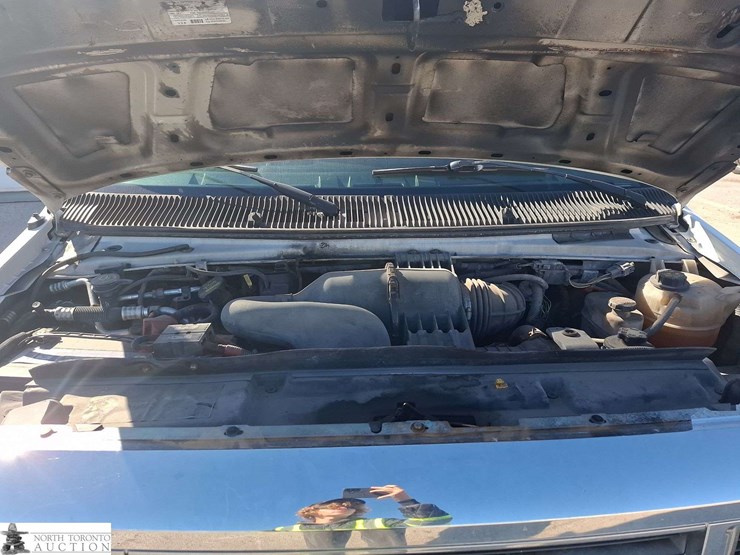 2011-ford-cargo-image-9