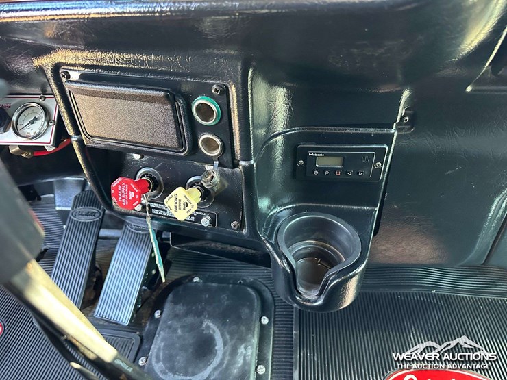 peterbilt-378-image-22