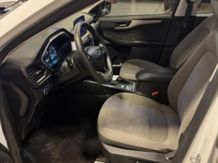 2022-ford-escape-image-23