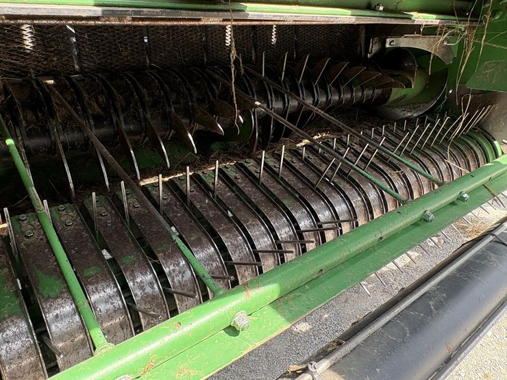 2016-john-deere-569-image-17