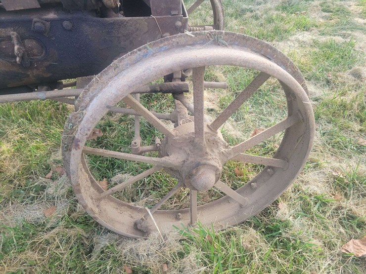 wallis-tractor-image-11